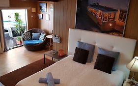 Room Near The Airport